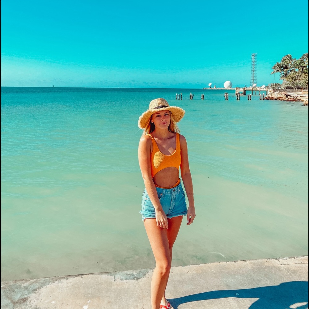 Meet your Posher, Emilee